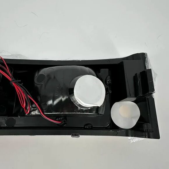 2003-2006 Chevrolet Silverado Headlight Assembly RH Right Passenger Chrome Amber - Picture 9 of 12